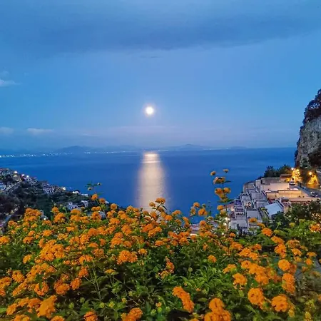 Casa Enzo Con Vista Mare شقة *